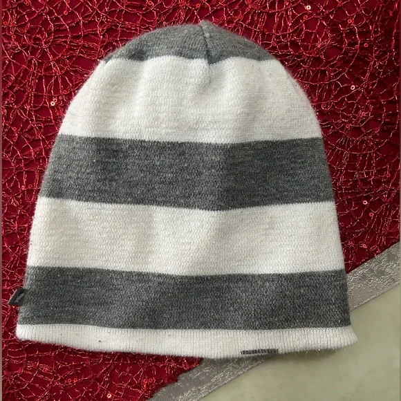 Boy’s Reversible Toque - Picture 6 of 8